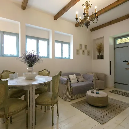 In With Private Pool And Views Villa