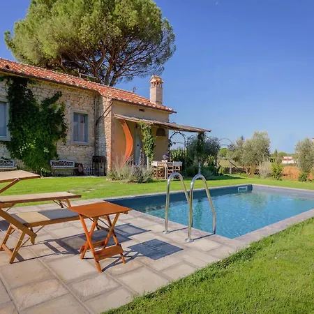 In With Private Pool And Views Villa
