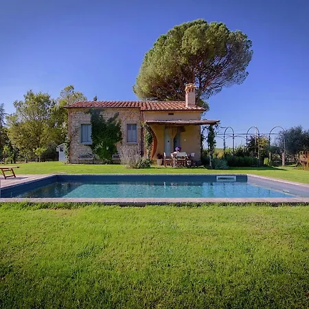 Villa In With Private Pool And Views Cortona