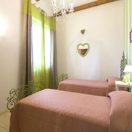 In With Private Pool And Views Cortona