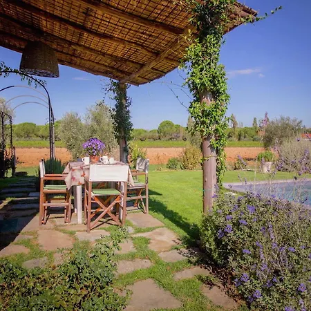 In With Private Pool And Views Villa